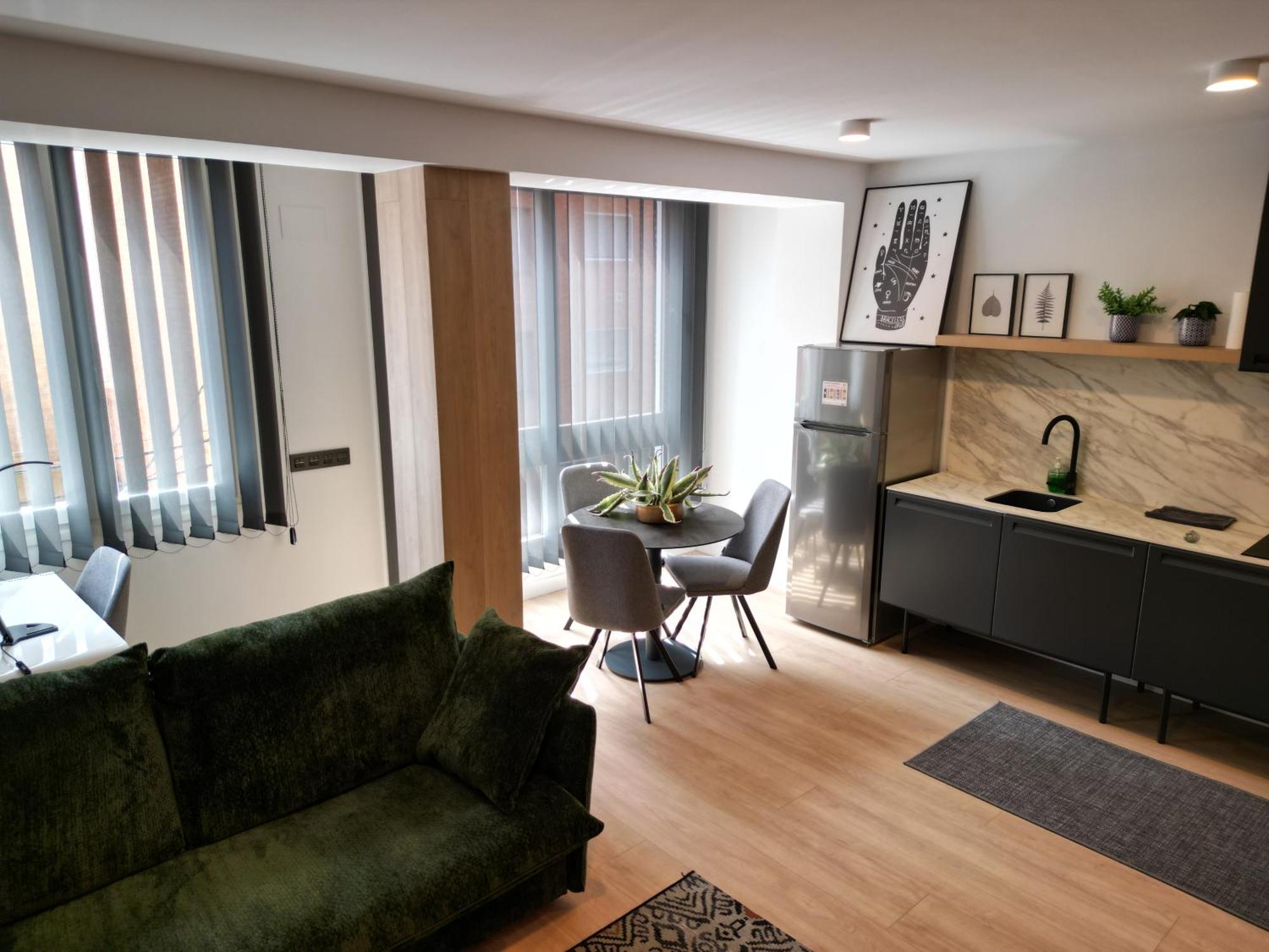 Apartaments Turistics Cardona IV ภายนอก รูปภาพ
