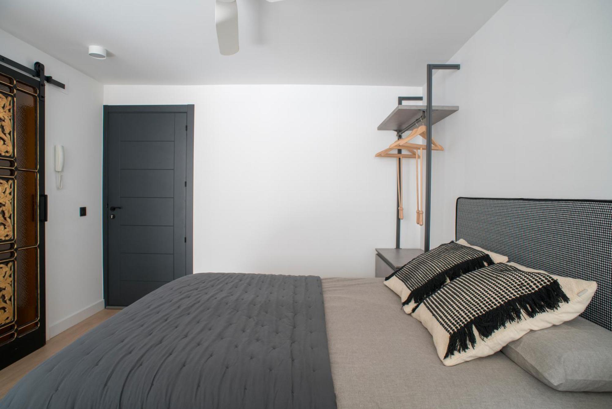 Apartaments Turistics Cardona IV ภายนอก รูปภาพ